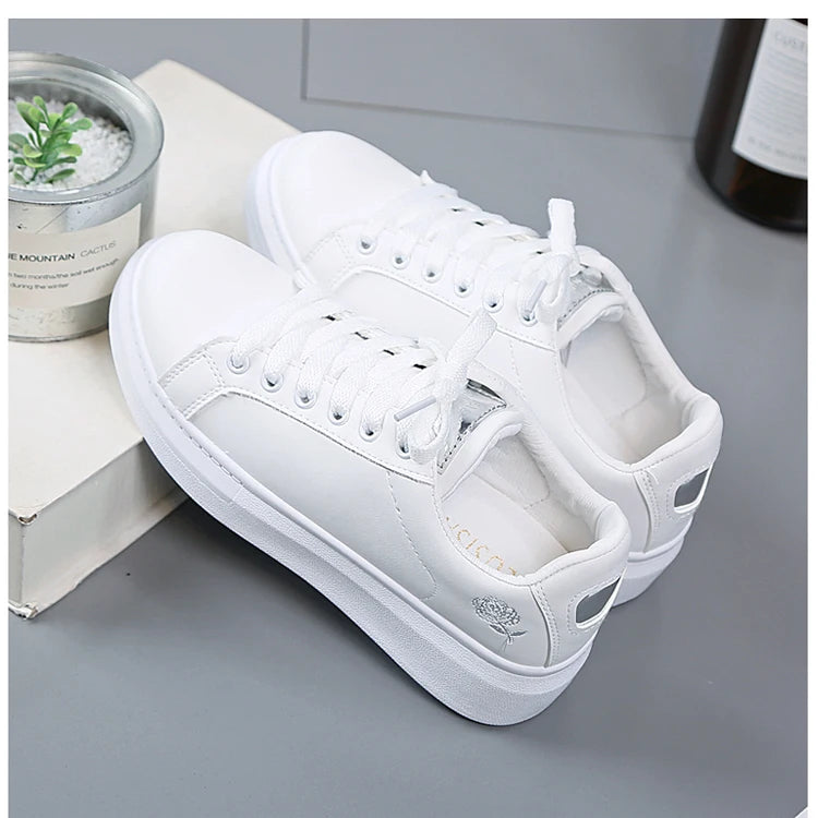 2022 Women Casual Shoes New Spring Fashion Embroidered White Breathable Flower Lace-Up Sneakers