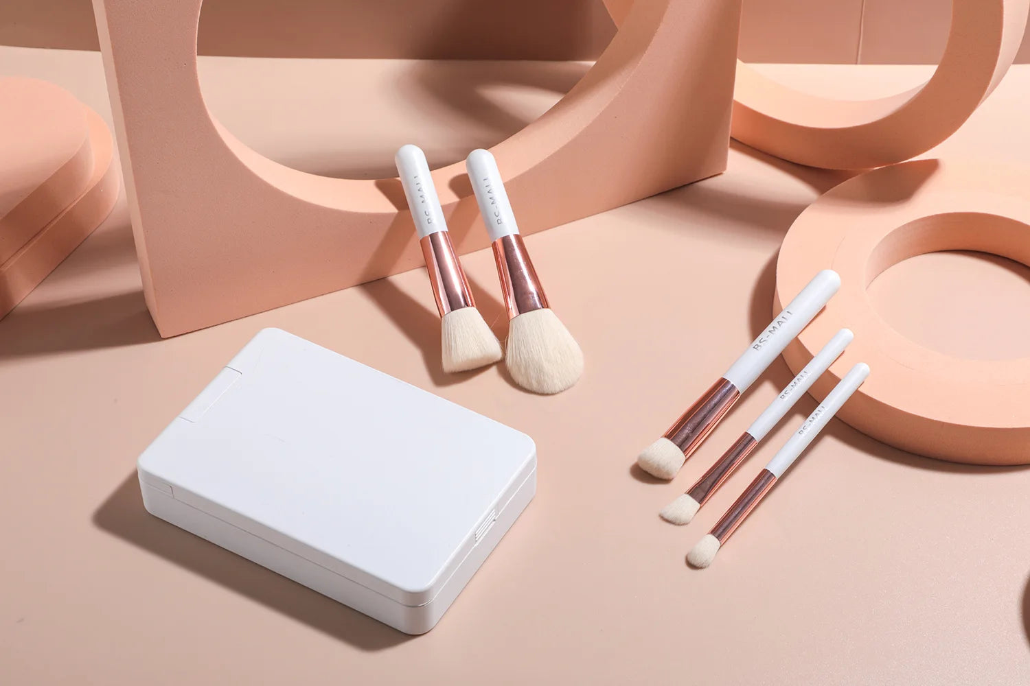 14-Piece Makeup Brush Set with Illuminated Mirror, Portable Short Handle,LED Light,USB Rechargeable Makeup Brushes Kit