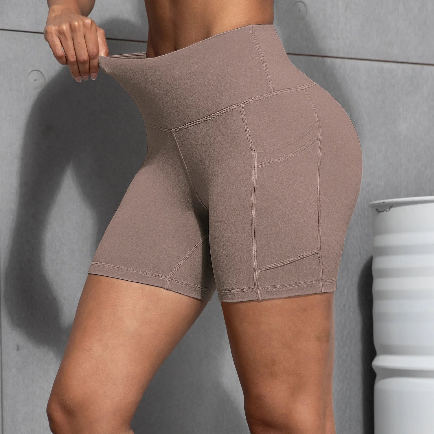 Women Sports Pocket Shorts Leggings Suitable For Running Fitness Cycling Gym leisure High Waist Quick Drying Yoga Shorts